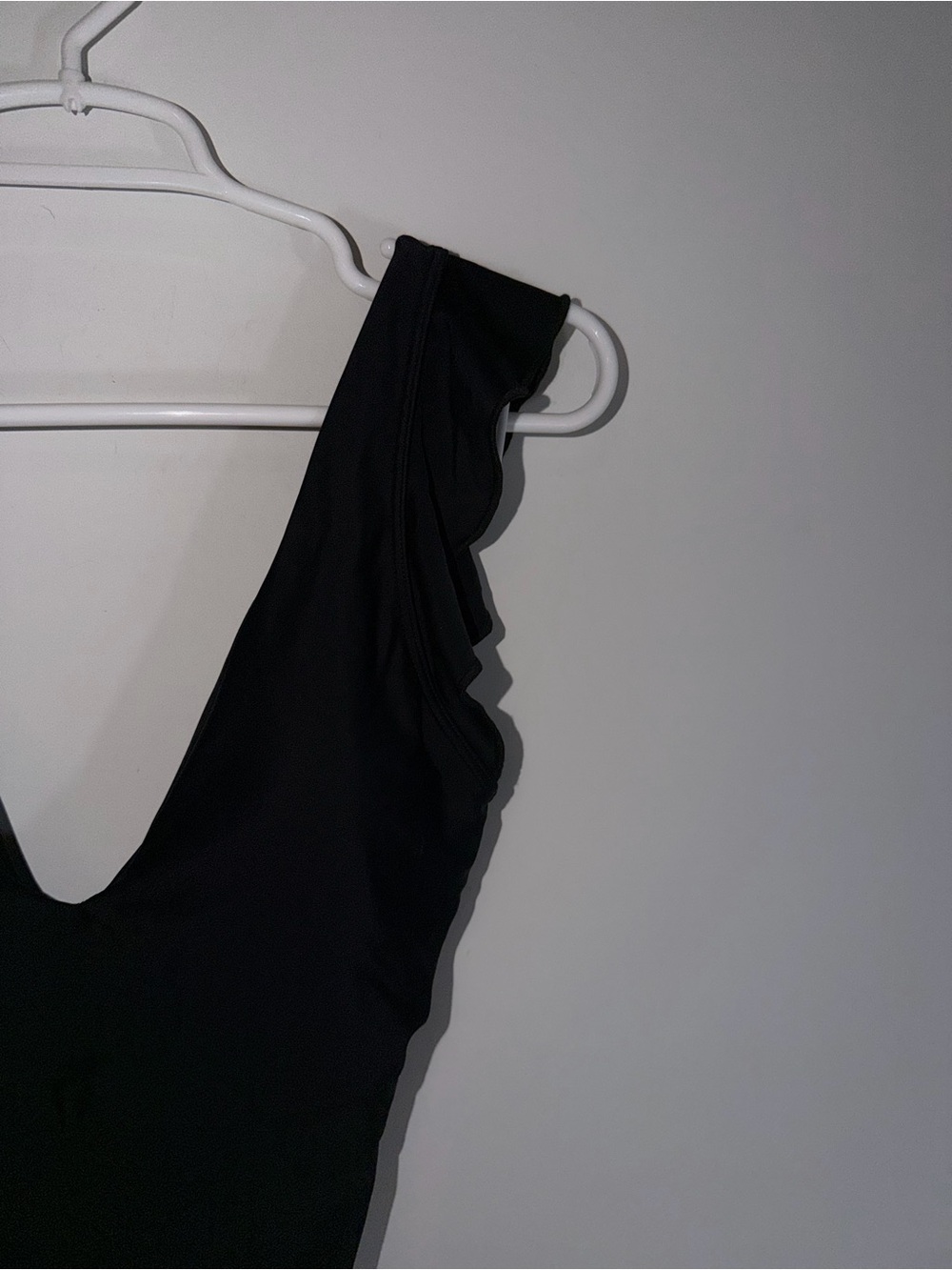 Summersalt The Ruffle Backflip | Summersalt black size 4 - Picture 3 of 14